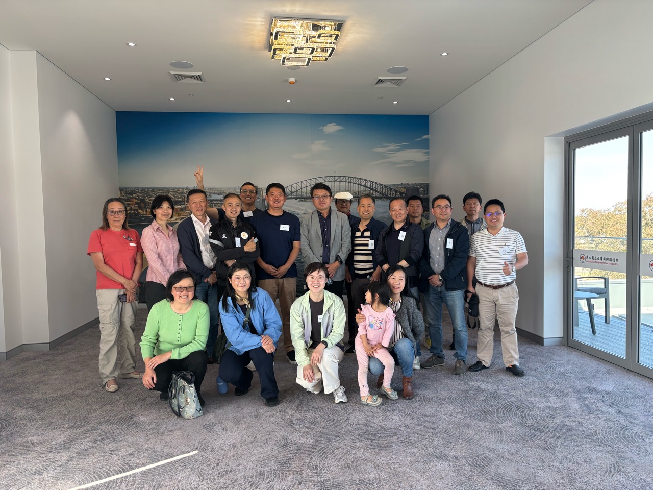 福清同乡会与同济大学悉尼校友会来宾在福清会馆相聚合影